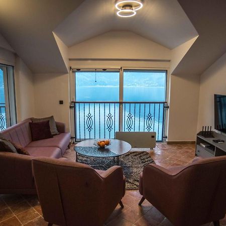 Modern Waterfront 3-Bed Apartment Donja Kostanjica Extérieur photo