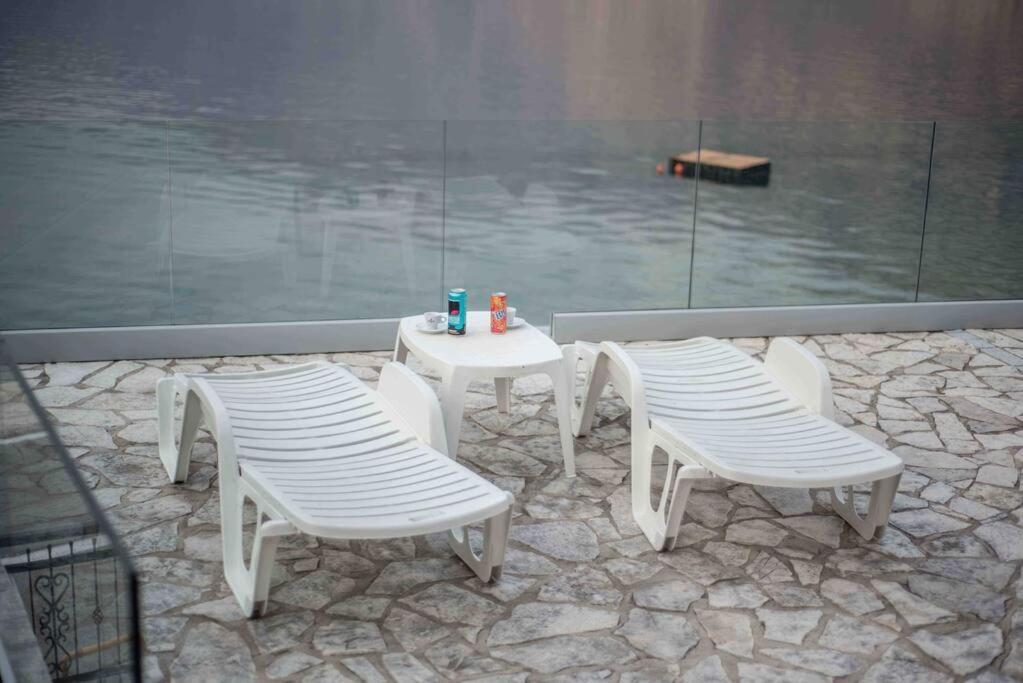Modern Waterfront 3-Bed Apartment Donja Kostanjica Extérieur photo